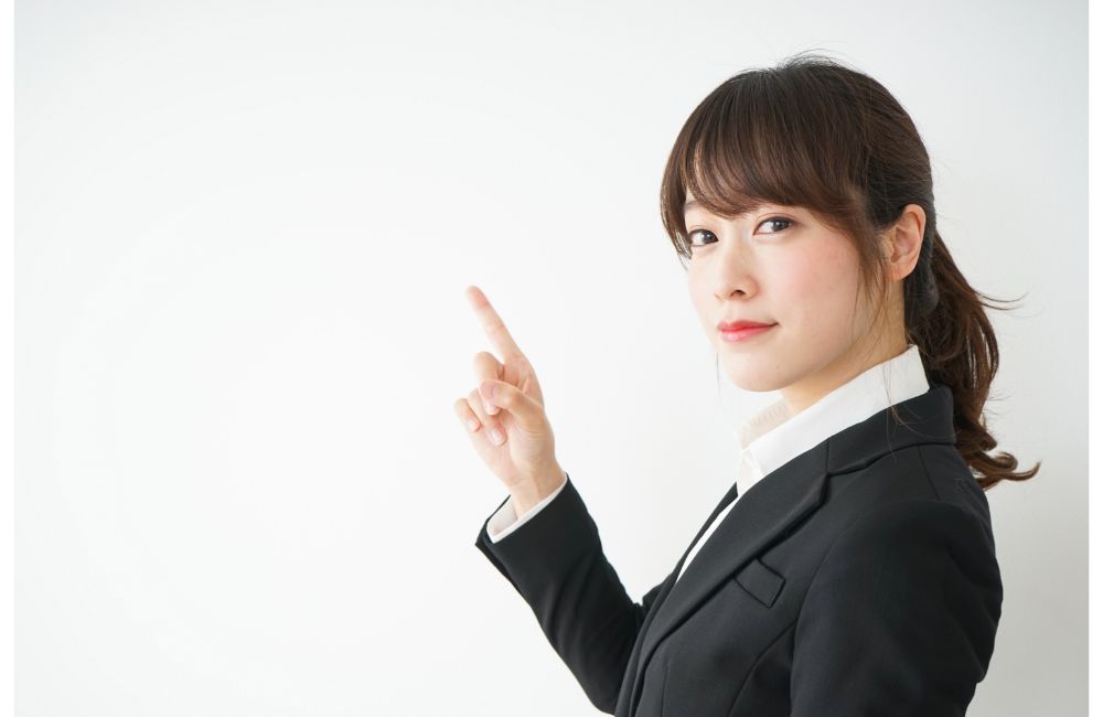 疑問提起する女性